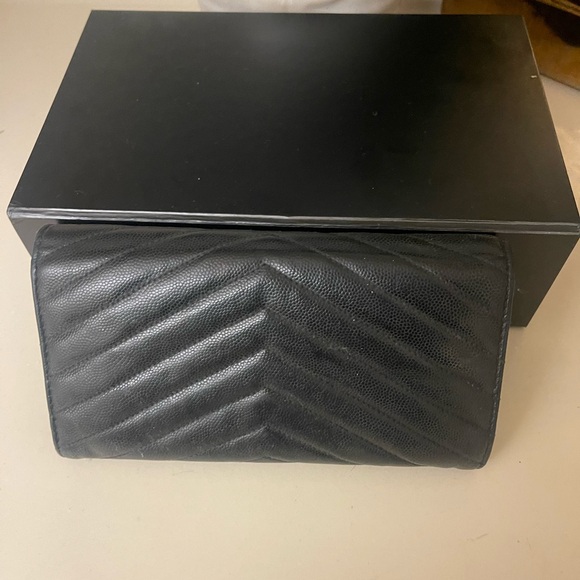 Yves Saint Laurent Black Wallet/Clutch with Gold Chain - Picture 6 of 8